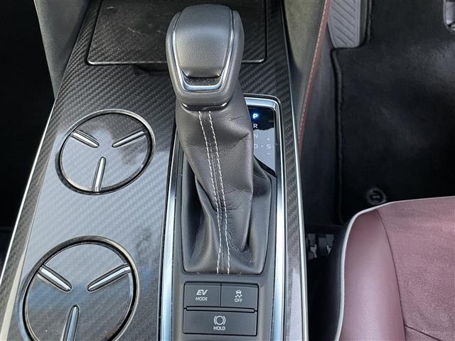 クラウンハイブリッド ＲＳアドバンス　純正ナビ　バックカメラ　ＥＴＣ　ＨＵＤ　ドラレコ　トヨタセーフティセンス　ＢＳＭ　レーダークルーズコントロール　パワーシート　シートヒーター　ステアリングヒーター　フロアマット　１８インチ純正ＡＷ（21枚目）