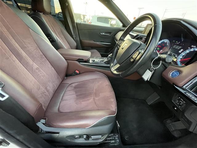 クラウンハイブリッド ＲＳアドバンス　純正ナビ　バックカメラ　ＥＴＣ　ＨＵＤ　ドラレコ　トヨタセーフティセンス　ＢＳＭ　レーダークルーズコントロール　パワーシート　シートヒーター　ステアリングヒーター　フロアマット　１８インチ純正ＡＷ（25枚目）