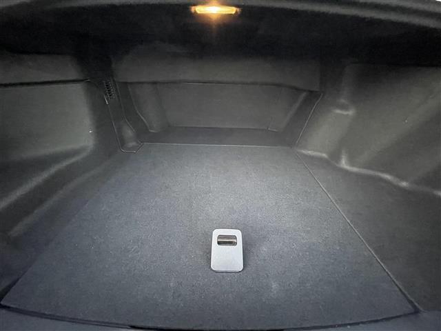 クラウンハイブリッド ＲＳアドバンス　純正ナビ　バックカメラ　ＥＴＣ　ＨＵＤ　ドラレコ　トヨタセーフティセンス　ＢＳＭ　レーダークルーズコントロール　パワーシート　シートヒーター　ステアリングヒーター　フロアマット　１８インチ純正ＡＷ（29枚目）