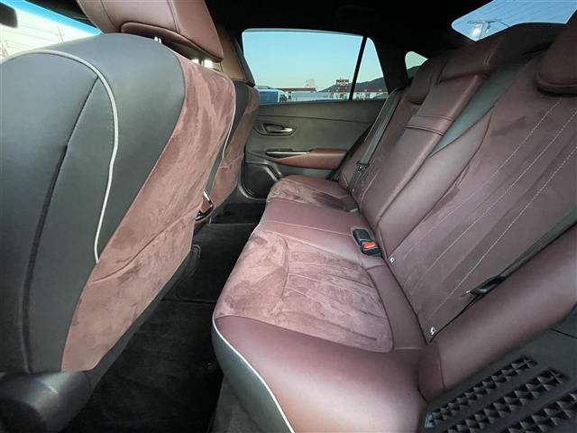 クラウンハイブリッド ＲＳアドバンス　純正ナビ　バックカメラ　ＥＴＣ　ＨＵＤ　ドラレコ　トヨタセーフティセンス　ＢＳＭ　レーダークルーズコントロール　パワーシート　シートヒーター　ステアリングヒーター　フロアマット　１８インチ純正ＡＷ（30枚目）