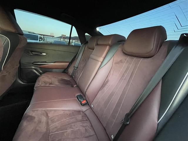 クラウンハイブリッド ＲＳアドバンス　純正ナビ　バックカメラ　ＥＴＣ　ＨＵＤ　ドラレコ　トヨタセーフティセンス　ＢＳＭ　レーダークルーズコントロール　パワーシート　シートヒーター　ステアリングヒーター　フロアマット　１８インチ純正ＡＷ（31枚目）