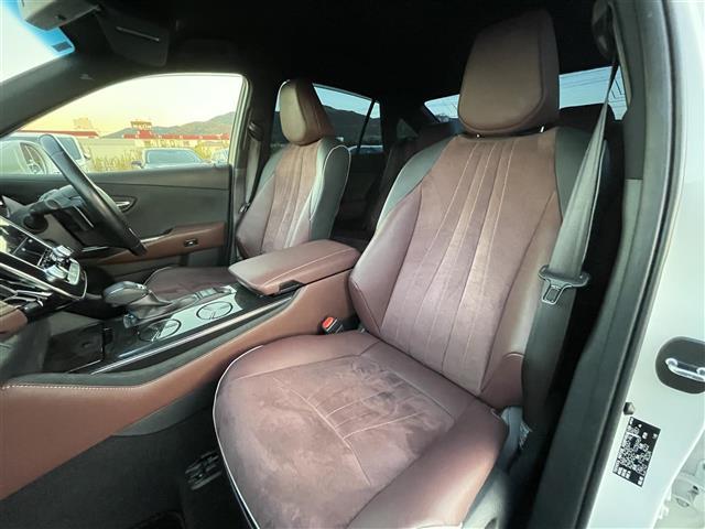 クラウンハイブリッド ＲＳアドバンス　純正ナビ　バックカメラ　ＥＴＣ　ＨＵＤ　ドラレコ　トヨタセーフティセンス　ＢＳＭ　レーダークルーズコントロール　パワーシート　シートヒーター　ステアリングヒーター　フロアマット　１８インチ純正ＡＷ（32枚目）