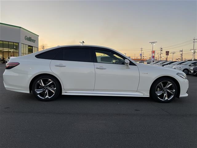 クラウンハイブリッド ＲＳアドバンス　純正ナビ　バックカメラ　ＥＴＣ　ＨＵＤ　ドラレコ　トヨタセーフティセンス　ＢＳＭ　レーダークルーズコントロール　パワーシート　シートヒーター　ステアリングヒーター　フロアマット　１８インチ純正ＡＷ（40枚目）