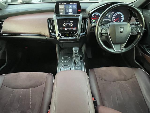 クラウンハイブリッド ＲＳアドバンス　純正ナビ　バックカメラ　ＥＴＣ　ＨＵＤ　ドラレコ　トヨタセーフティセンス　ＢＳＭ　レーダークルーズコントロール　パワーシート　シートヒーター　ステアリングヒーター　フロアマット　１８インチ純正ＡＷ（42枚目）