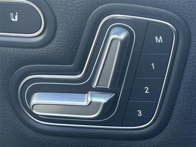 Ａクラス Ａ１８０　スタイル　純正ナビ　バックカメラ　ＥＴＣ２．０　ＢＳＭ　ドラレコ　シートヒーター　クリアランスソナー　衝突軽減　横滑り防止装置　クルコン　レーンキープアシスト　オートライト　アイドリングストップ　純正ＡＷ（9枚目）