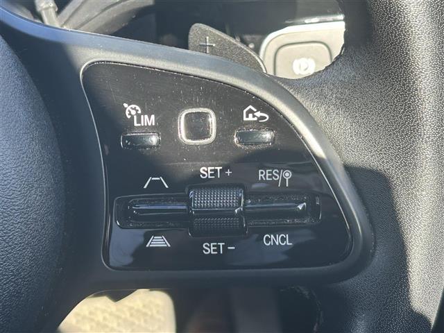 Ａクラス Ａ１８０　スタイル　純正ナビ　バックカメラ　ＥＴＣ２．０　ＢＳＭ　ドラレコ　シートヒーター　クリアランスソナー　衝突軽減　横滑り防止装置　クルコン　レーンキープアシスト　オートライト　アイドリングストップ　純正ＡＷ（14枚目）