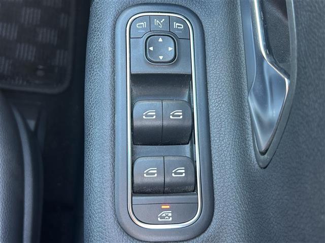 Ａクラス Ａ１８０　スタイル　純正ナビ　バックカメラ　ＥＴＣ２．０　ＢＳＭ　ドラレコ　シートヒーター　クリアランスソナー　衝突軽減　横滑り防止装置　クルコン　レーンキープアシスト　オートライト　アイドリングストップ　純正ＡＷ（17枚目）