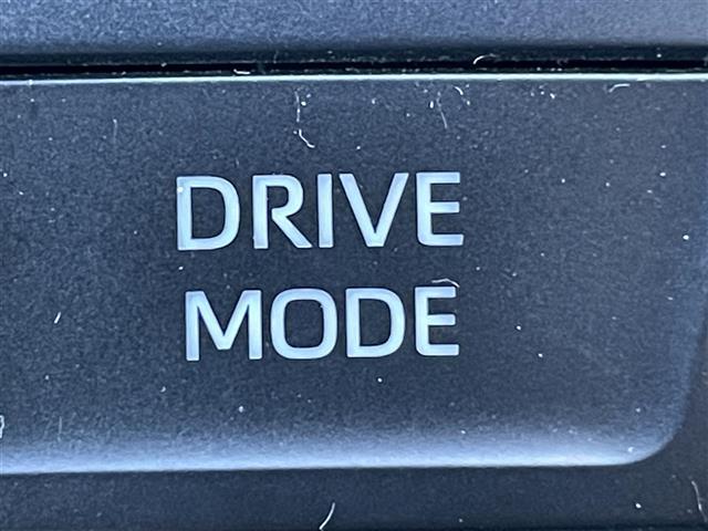 ヴォクシー ハイブリッドＳ－Ｚ　純正１０．５インチディスプレイオーディオ　純正１４インチフリップダウンモニター　バックカメラ　両側パワスラ　ドラレコ　ＥＴＣ２．０　シートヒーター　トヨタセーフティセンス　レーダークルーズコントロール（12枚目）