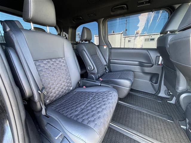 ヴォクシー ハイブリッドＳ－Ｚ　純正１０．５インチディスプレイオーディオ　純正１４インチフリップダウンモニター　バックカメラ　両側パワスラ　ドラレコ　ＥＴＣ２．０　シートヒーター　トヨタセーフティセンス　レーダークルーズコントロール（25枚目）