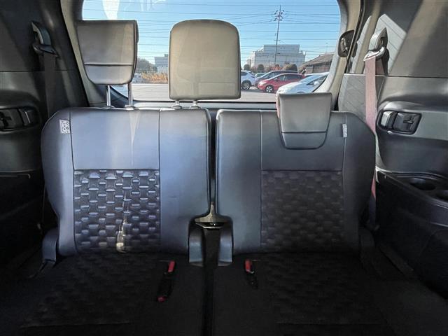 ヴォクシー ハイブリッドＳ－Ｚ　純正１０．５インチディスプレイオーディオ　純正１４インチフリップダウンモニター　バックカメラ　両側パワスラ　ドラレコ　ＥＴＣ２．０　シートヒーター　トヨタセーフティセンス　レーダークルーズコントロール（27枚目）