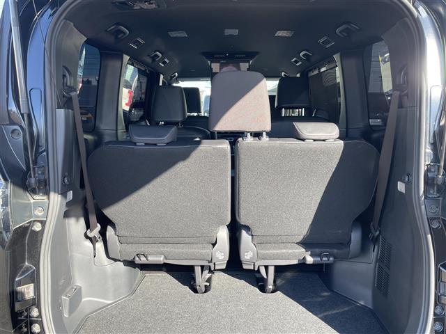 ヴォクシー ハイブリッドＳ－Ｚ　純正１０．５インチディスプレイオーディオ　純正１４インチフリップダウンモニター　バックカメラ　両側パワスラ　ドラレコ　ＥＴＣ２．０　シートヒーター　トヨタセーフティセンス　レーダークルーズコントロール（28枚目）