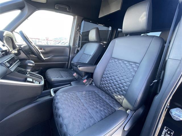 ヴォクシー ハイブリッドＳ－Ｚ　純正１０．５インチディスプレイオーディオ　純正１４インチフリップダウンモニター　バックカメラ　両側パワスラ　ドラレコ　ＥＴＣ２．０　シートヒーター　トヨタセーフティセンス　レーダークルーズコントロール（32枚目）