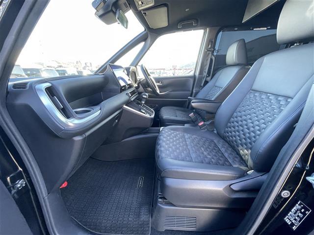 ヴォクシー ハイブリッドＳ－Ｚ　純正１０．５インチディスプレイオーディオ　純正１４インチフリップダウンモニター　バックカメラ　両側パワスラ　ドラレコ　ＥＴＣ２．０　シートヒーター　トヨタセーフティセンス　レーダークルーズコントロール（33枚目）