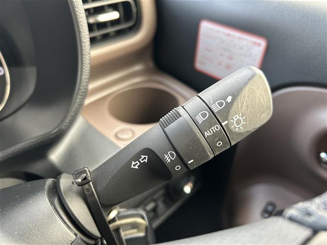 ムーヴキャンバス セオリーＧ　社外ナビ　全方位カメラ　両側パワスラ　衝突軽減ブレーキ　コーナーセンサー　アイドリングストップ　電子パーキング　オートライト　シートヒーター　プッシュスタート　スマートキー　純正フロアマット（16枚目）