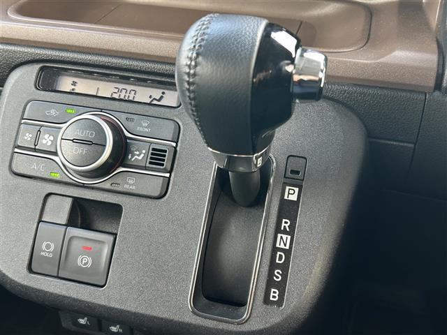 ムーヴキャンバス セオリーＧ　社外ナビ　全方位カメラ　両側パワスラ　衝突軽減ブレーキ　コーナーセンサー　アイドリングストップ　電子パーキング　オートライト　シートヒーター　プッシュスタート　スマートキー　純正フロアマット（19枚目）