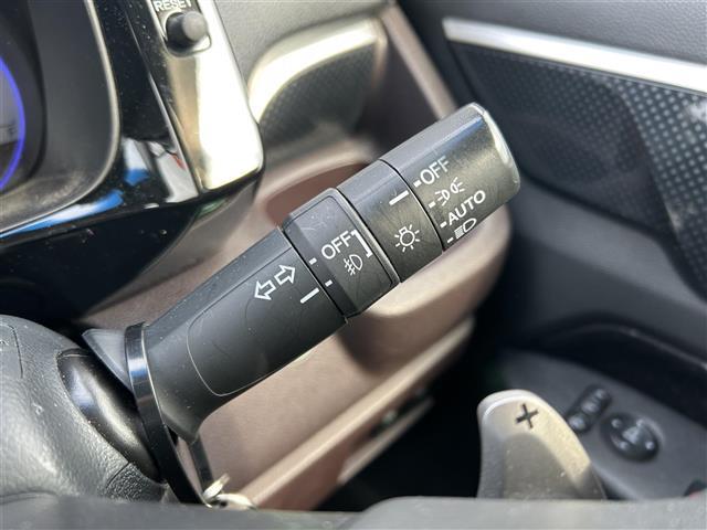 Ｎ－ＷＧＮカスタム Ｇ・ターボパッケージ　純正ナビ　バックカメラ　衝突軽減ブレーキ　ＥＴＣ　クルーズコントロール　ハーフレザーシート　横滑り防止装置　アイドリングストップ　オートライト　電動格納ミラー　純正１５インチＡＷ　プッシュスタート（13枚目）