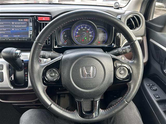 Ｎ－ＷＧＮカスタム Ｇ・ターボパッケージ　純正ナビ　バックカメラ　衝突軽減ブレーキ　ＥＴＣ　クルーズコントロール　ハーフレザーシート　横滑り防止装置　アイドリングストップ　オートライト　電動格納ミラー　純正１５インチＡＷ　プッシュスタート（15枚目）