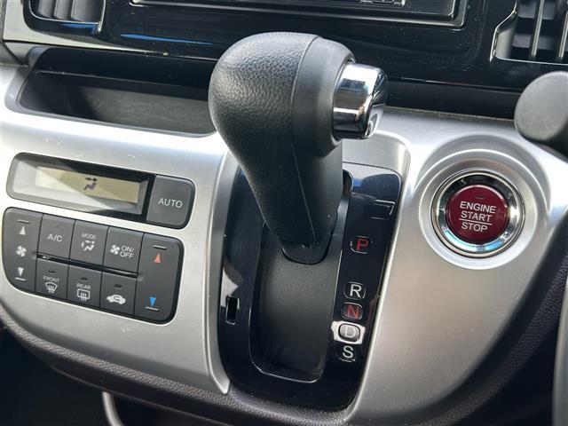 Ｎ－ＷＧＮカスタム Ｇ・ターボパッケージ　純正ナビ　バックカメラ　衝突軽減ブレーキ　ＥＴＣ　クルーズコントロール　ハーフレザーシート　横滑り防止装置　アイドリングストップ　オートライト　電動格納ミラー　純正１５インチＡＷ　プッシュスタート（19枚目）