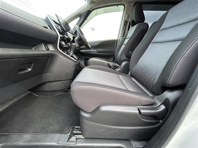 セレナ ハイウェイスターV 社外10インチナビ フリップダウンモニター 全方位カメラ 両側パワスラ ETC BSM コーナーセンサー 衝突軽減 クルーズコントロール アイドリングストップ 16インチ純正AW LEDヘッドライト(31枚目)