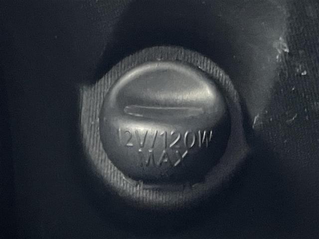 アクア Ｓ　社外ナビ　バックカメラ　ＥＴＣ　アイドリングストップ　ＵＳＢ入力端子　純正フロアマット　オートライト　横滑り防止装置　ドアバイザー　プッシュスタート　スマートキー　電動格納ミラー（13枚目）