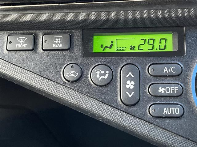 アクア Ｓ　社外ナビ　バックカメラ　ＥＴＣ　アイドリングストップ　ＵＳＢ入力端子　純正フロアマット　オートライト　横滑り防止装置　ドアバイザー　プッシュスタート　スマートキー　電動格納ミラー（15枚目）