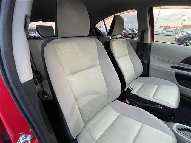 アクア Ｓ　社外ナビ　バックカメラ　ＥＴＣ　アイドリングストップ　ＵＳＢ入力端子　純正フロアマット　オートライト　横滑り防止装置　ドアバイザー　プッシュスタート　スマートキー　電動格納ミラー（22枚目）