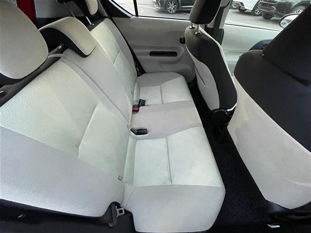 アクア Ｓ　社外ナビ　バックカメラ　ＥＴＣ　アイドリングストップ　ＵＳＢ入力端子　純正フロアマット　オートライト　横滑り防止装置　ドアバイザー　プッシュスタート　スマートキー　電動格納ミラー（23枚目）