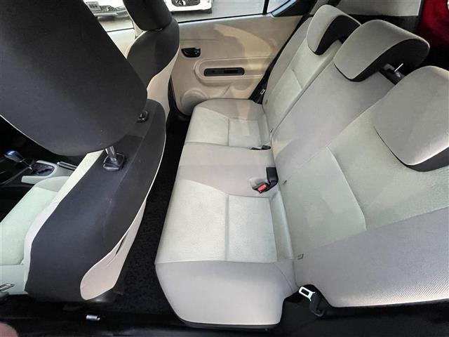 アクア Ｓ　社外ナビ　バックカメラ　ＥＴＣ　アイドリングストップ　ＵＳＢ入力端子　純正フロアマット　オートライト　横滑り防止装置　ドアバイザー　プッシュスタート　スマートキー　電動格納ミラー（29枚目）