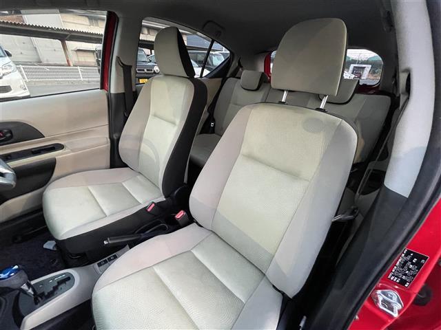 アクア Ｓ　社外ナビ　バックカメラ　ＥＴＣ　アイドリングストップ　ＵＳＢ入力端子　純正フロアマット　オートライト　横滑り防止装置　ドアバイザー　プッシュスタート　スマートキー　電動格納ミラー（33枚目）