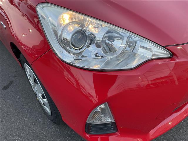 アクア Ｓ　社外ナビ　バックカメラ　ＥＴＣ　アイドリングストップ　ＵＳＢ入力端子　純正フロアマット　オートライト　横滑り防止装置　ドアバイザー　プッシュスタート　スマートキー　電動格納ミラー（40枚目）