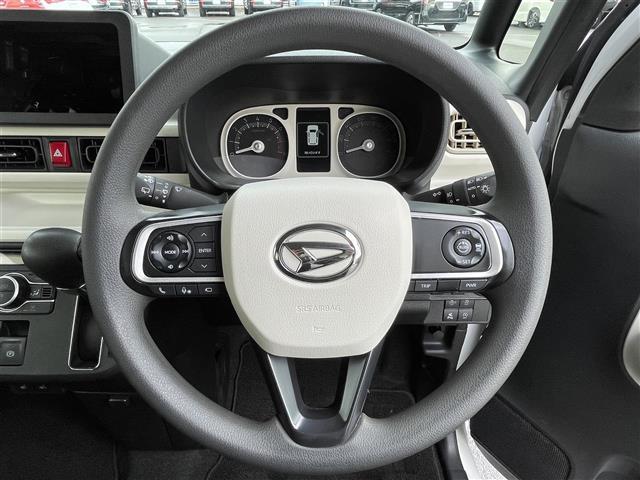 ムーヴキャンバス ストライプスＧ　両側パワスラ　レーダークルーズコントロール　衝突軽減　コーナーセンサー　アイドリングストップ　電子パーキング　オートマチックハイビーム　シートヒーター　プッシュスタート　純正フロアマット（12枚目）