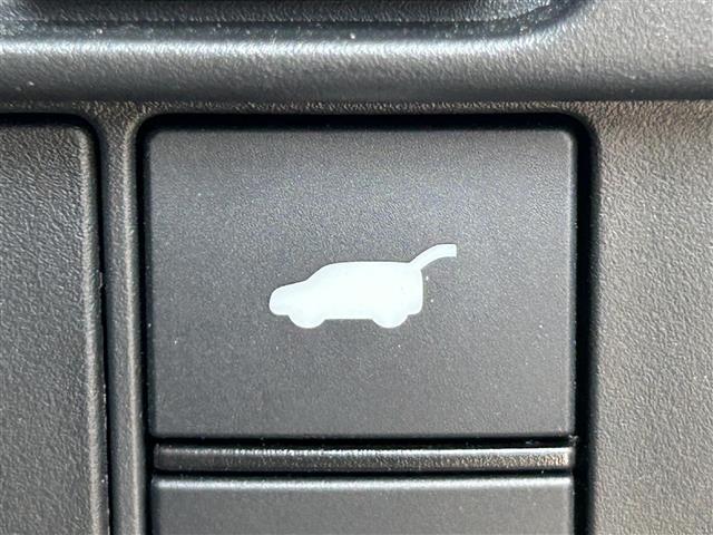 ＺＲ－Ｖ ｅ：ＨＥＶ　Ｚ　登録時走行距離１５８３３ｋｍ　ＢＯＳＥサウンドシステム　純正ナビ（ＡＭ．ＦＭ．ＴＶ．ＢＴ．ＣａｒＰｌａｙ）　全方位カメラ　パワーバックドア　ホンダセンシング　衝突軽減ブレーキ　車線維持支援システム（14枚目）