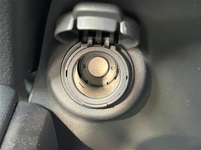 ＺＲ－Ｖ ｅ：ＨＥＶ　Ｚ　登録時走行距離１５８３３ｋｍ　ＢＯＳＥサウンドシステム　純正ナビ（ＡＭ．ＦＭ．ＴＶ．ＢＴ．ＣａｒＰｌａｙ）　全方位カメラ　パワーバックドア　ホンダセンシング　衝突軽減ブレーキ　車線維持支援システム（17枚目）