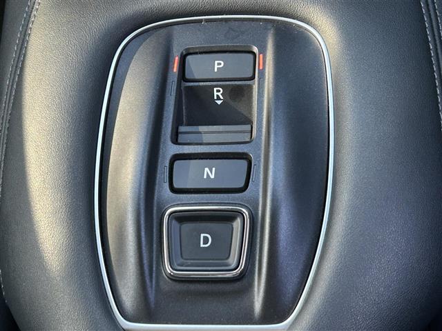 ＺＲ－Ｖ ｅ：ＨＥＶ　Ｚ　登録時走行距離１５８３３ｋｍ　ＢＯＳＥサウンドシステム　純正ナビ（ＡＭ．ＦＭ．ＴＶ．ＢＴ．ＣａｒＰｌａｙ）　全方位カメラ　パワーバックドア　ホンダセンシング　衝突軽減ブレーキ　車線維持支援システム（19枚目）