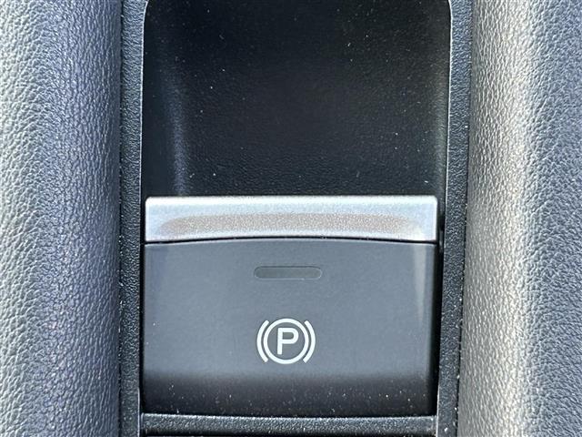 ＺＲ－Ｖ ｅ：ＨＥＶ　Ｚ　登録時走行距離１５８３３ｋｍ　ＢＯＳＥサウンドシステム　純正ナビ（ＡＭ．ＦＭ．ＴＶ．ＢＴ．ＣａｒＰｌａｙ）　全方位カメラ　パワーバックドア　ホンダセンシング　衝突軽減ブレーキ　車線維持支援システム（21枚目）