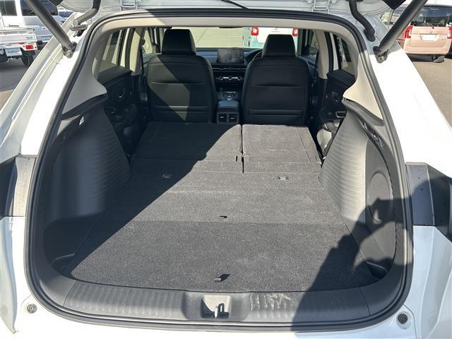 ＺＲ－Ｖ ｅ：ＨＥＶ　Ｚ　登録時走行距離１５８３３ｋｍ　ＢＯＳＥサウンドシステム　純正ナビ（ＡＭ．ＦＭ．ＴＶ．ＢＴ．ＣａｒＰｌａｙ）　全方位カメラ　パワーバックドア　ホンダセンシング　衝突軽減ブレーキ　車線維持支援システム（27枚目）