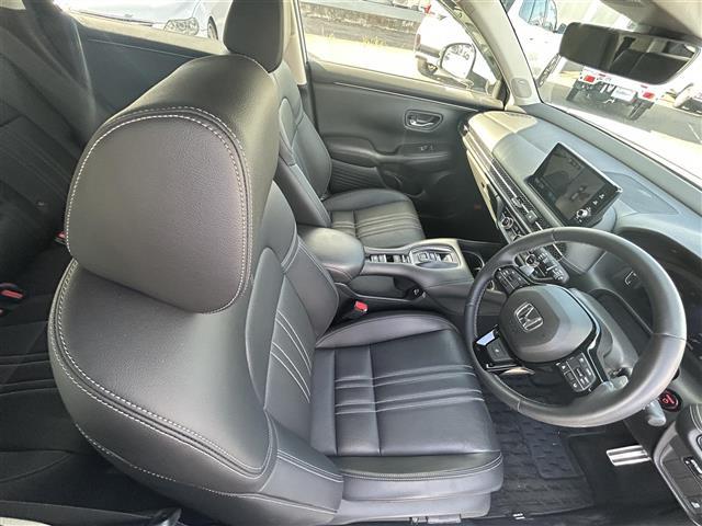 ＺＲ－Ｖ ｅ：ＨＥＶ　Ｚ　登録時走行距離１５８３３ｋｍ　ＢＯＳＥサウンドシステム　純正ナビ（ＡＭ．ＦＭ．ＴＶ．ＢＴ．ＣａｒＰｌａｙ）　全方位カメラ　パワーバックドア　ホンダセンシング　衝突軽減ブレーキ　車線維持支援システム（32枚目）