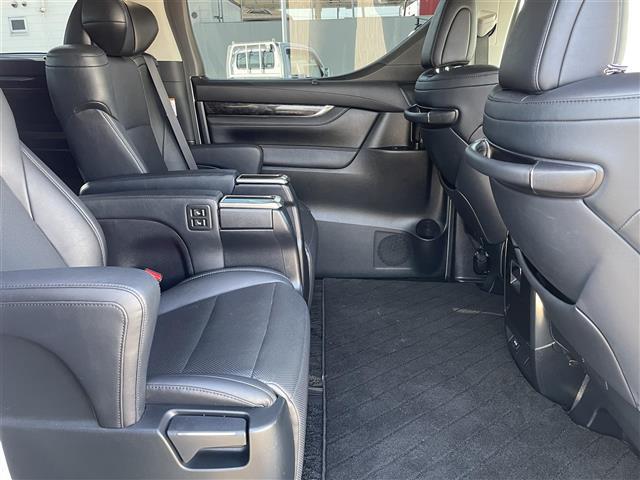 アルファード ２．５Ｓ　Ｃパッケージ　登録時走行距離５５１１９ｋｍ　サンルーフ　モデリスタフルエアロ　ＡＬＰＩＮＥビックＸ１１インチ　（ＡＭ／ＦＭ／ＣＤ／ＤＶＤ／ＢＴ／ＴＶ）　ＡＬＰＩＮＥフリップダウンモニター（ダブルゾーン）ＢＳＭ（23枚目）