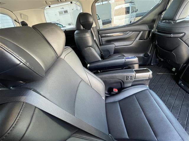 アルファード ２．５Ｓ　Ｃパッケージ　登録時走行距離５５１１９ｋｍ　サンルーフ　モデリスタフルエアロ　ＡＬＰＩＮＥビックＸ１１インチ　（ＡＭ／ＦＭ／ＣＤ／ＤＶＤ／ＢＴ／ＴＶ）　ＡＬＰＩＮＥフリップダウンモニター（ダブルゾーン）ＢＳＭ（25枚目）