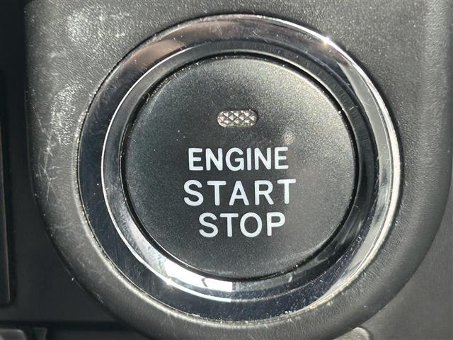 ルーミー カスタムＧ　モデリスタ　純正ナビ　バックカメラ　両側パワスラ　ＥＴＣ　トヨタセーフティセンス　クルーズコントロール　オートマチックハイビーム　シートヒーター　１４インチ純正ＡＷ　フロアマット　スマートキー（3枚目）