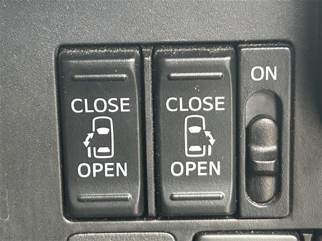 ルーミー カスタムＧ　モデリスタ　純正ナビ　バックカメラ　両側パワスラ　ＥＴＣ　トヨタセーフティセンス　クルーズコントロール　オートマチックハイビーム　シートヒーター　１４インチ純正ＡＷ　フロアマット　スマートキー（7枚目）