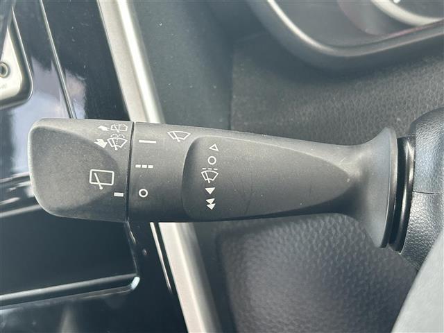 ルーミー カスタムＧ　モデリスタ　純正ナビ　バックカメラ　両側パワスラ　ＥＴＣ　トヨタセーフティセンス　クルーズコントロール　オートマチックハイビーム　シートヒーター　１４インチ純正ＡＷ　フロアマット　スマートキー（14枚目）