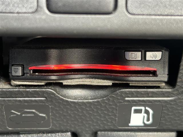 ルーミー カスタムＧ　モデリスタ　純正ナビ　バックカメラ　両側パワスラ　ＥＴＣ　トヨタセーフティセンス　クルーズコントロール　オートマチックハイビーム　シートヒーター　１４インチ純正ＡＷ　フロアマット　スマートキー（17枚目）