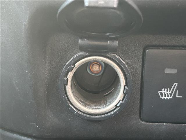 ルーミー カスタムＧ　モデリスタ　純正ナビ　バックカメラ　両側パワスラ　ＥＴＣ　トヨタセーフティセンス　クルーズコントロール　オートマチックハイビーム　シートヒーター　１４インチ純正ＡＷ　フロアマット　スマートキー（22枚目）