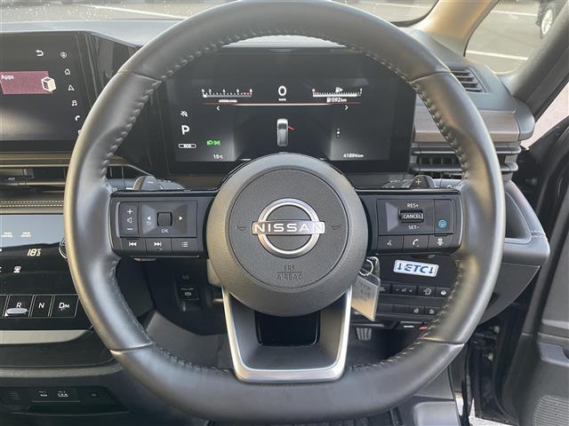 セレナ ハイウェイスターV 純正12.3インチナビ 全方位カメラ ETC デジタルインナーミラー プロパイロット レーダークルーズコントロール コーナーセンサー アイドリングストップ ワイヤレス充電器 16インチ純正AW(12枚目)