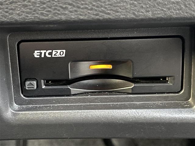 セレナ ハイウェイスターV 純正12.3インチナビ 全方位カメラ ETC デジタルインナーミラー プロパイロット レーダークルーズコントロール コーナーセンサー アイドリングストップ ワイヤレス充電器 16インチ純正AW(22枚目)