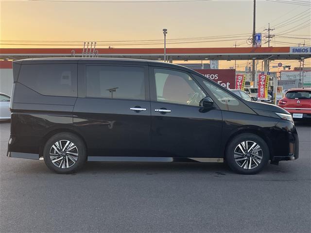 セレナ ハイウェイスターV 純正12.3インチナビ 全方位カメラ ETC デジタルインナーミラー プロパイロット レーダークルーズコントロール コーナーセンサー アイドリングストップ ワイヤレス充電器 16インチ純正AW(40枚目)