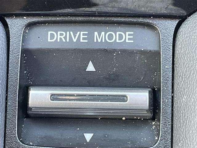 ＺＲ－Ｖ Ｘ　ワンオーナー　純正１１．４インチナビ　バックカメラ　ＥＴＣ　ドラレコ　パワーバックドア　ホンダセンシング　レーダークルーズコントロール　ダウンヒルアシストコントロール　１８インチ純正ＡＷ　フロアマット（8枚目）