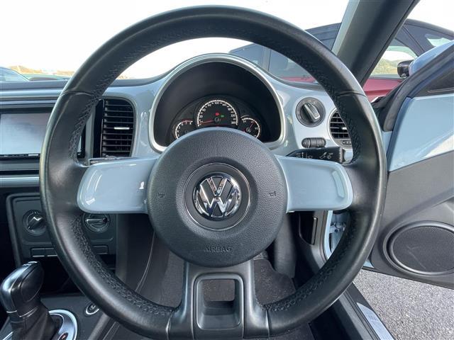 ザ・ビートル デザイン　社外ナビ　地デジＴＶ（ＡＭ／ＦＭ／ＣＤ／ＤＶＤ）　バックカメラ　ドライブレコーダー　コーナーセンサー　リモコンキー　１６インチ純正ＡＷ　フロアマット　電動格納ミラー（5枚目）