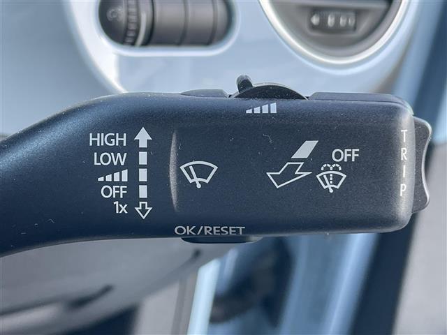 ザ・ビートル デザイン　社外ナビ　地デジＴＶ（ＡＭ／ＦＭ／ＣＤ／ＤＶＤ）　バックカメラ　ドライブレコーダー　コーナーセンサー　リモコンキー　１６インチ純正ＡＷ　フロアマット　電動格納ミラー（9枚目）